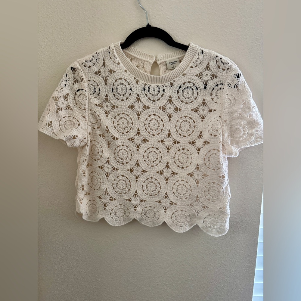 Abercrombie & Fitch Women's White and Crop-top with short sleeve